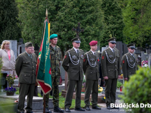 Uctění památky konce druhé světové války na hřbitově svaté Otýlie v Českých Budějovicích.