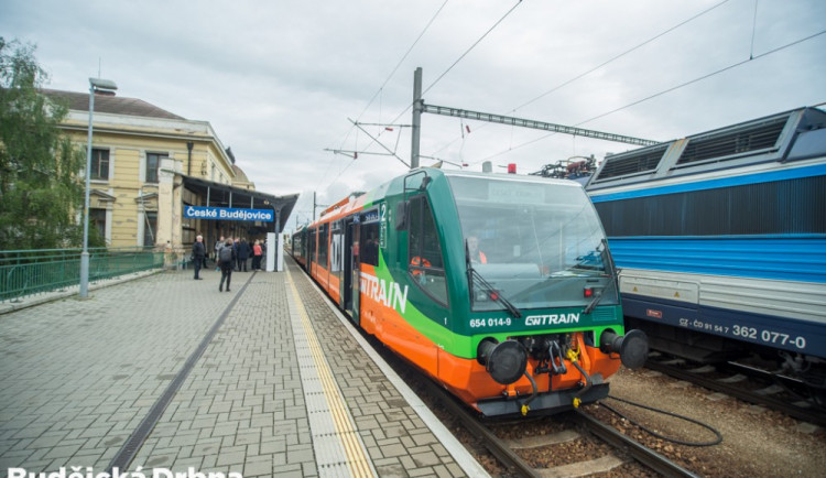FOTO: Cestující z Českých Budějovic do Nového Údolí budou vozit moderní vlaky