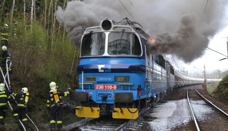Na Táborsku odpoledne hořela lokomotiva vlaku