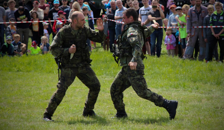 Den s 25. protiletadlovým raketovým plukem.