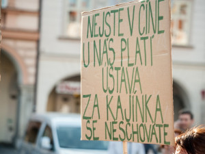 Českobudějovická protestní akce Je to na nás. Proč? Proto!