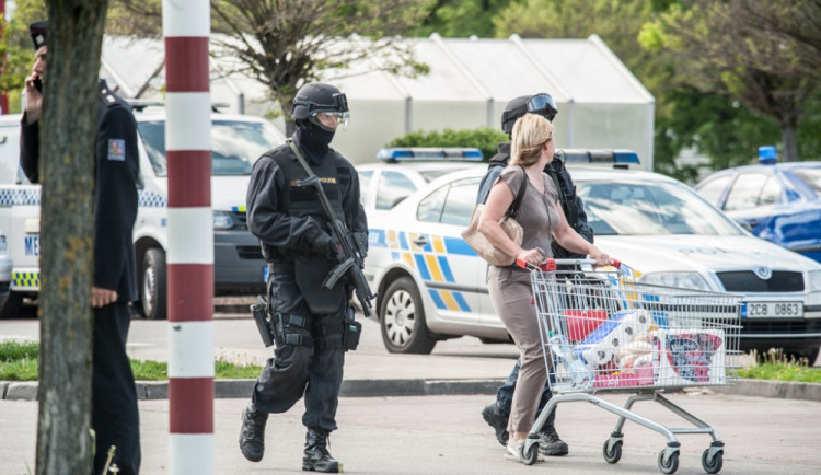 Policie na několik hodin uzavřela budějcký park. Hledala prý ozbrojenou osobu.