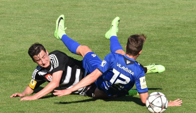Fotbalisté SK Dynamo České Budějovice podlehli FC Sellier & Bellot Vlašim 0:4.