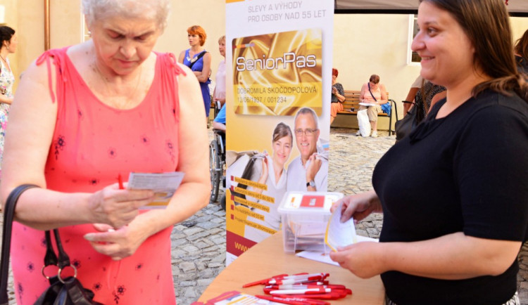 Jihočeský kraj hodlá pomoci seniorům orientovat se v každodenní záplavě informací