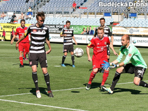 Křížek chytá balon před Reintamem