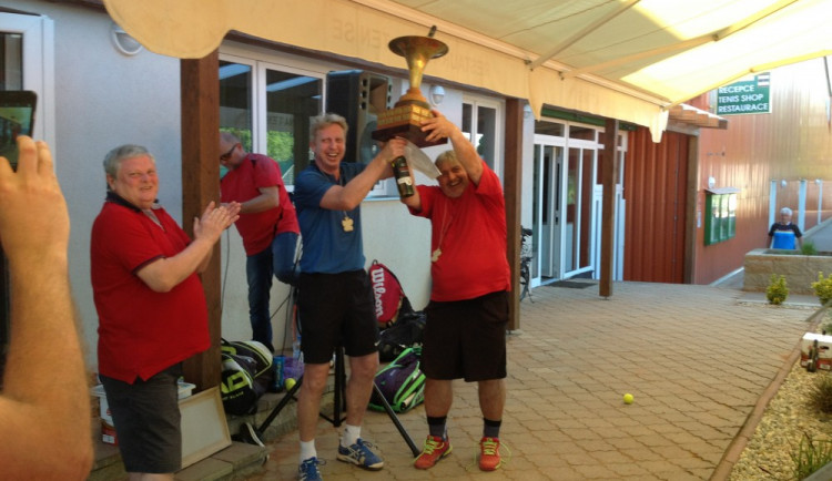 Charitativní tenisový turnaj Dobrá vůle pomohl sluchově postiženým