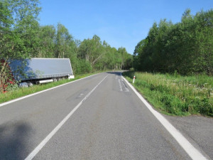 Havárie nákladního auta na silnici mezi obcemi  Houžná – Lenora  na Prachaticku.