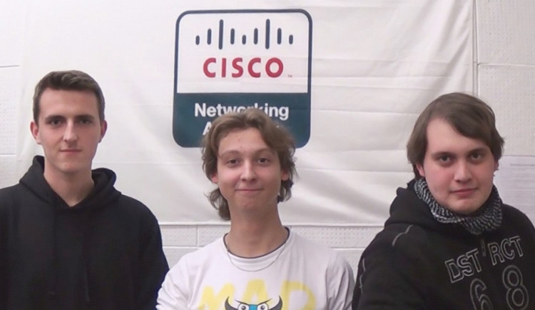 Vítězný tým České Republiky "Technofobici" - 1. místo v soutěži NAG-IoE, kategorie pokročilí ČR získávají: Jakub Švarc (EPS2), Martin Bárta (MSM4), Jiří Bendík (IE4).