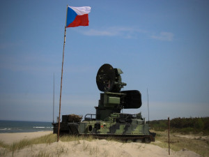 Strakoničtí vojáci cvičí na pobřeží Baltského moře.