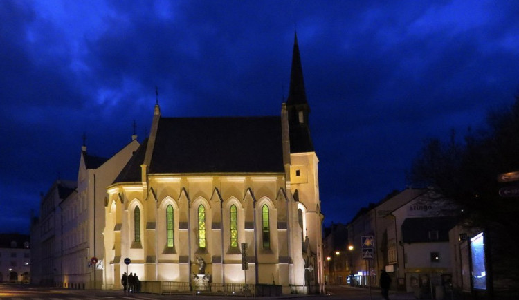 Noc kostelů na jihu Čech nabídne hudbu, historii nebo prohlídku starobylých krypt