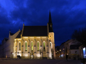 Noc kostelů na jihu Čech nabídne hudbu, historii nebo prohlídku starobylých krypt