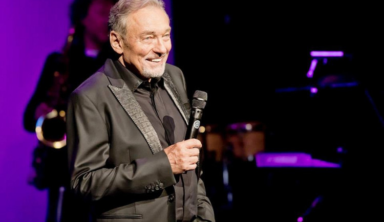 Karel Gott vystoupí v sobotu v Českých Budějovicích.