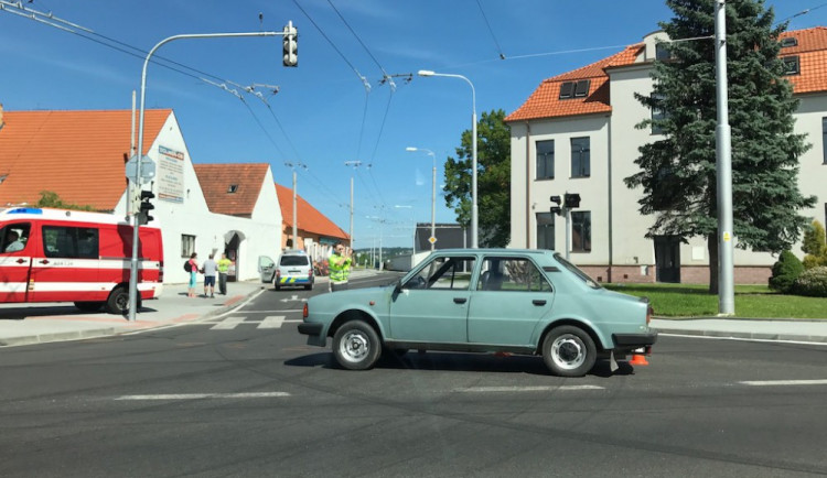 Nehoda u náměstí Bratří Čapků.