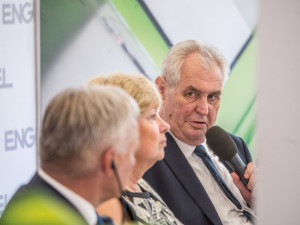 Miloš Zeman v kaplické firmě Engel.