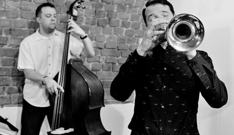 Two Towers Hulu Jazz