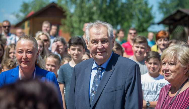 VIDEO: Prezident Zeman ukončil návštěvu Jihočeského kraje v dobré náladě