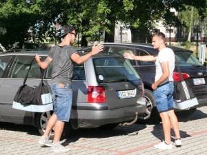 Kadula se vítá s kým asi