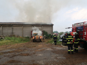 Požár skladu se senem a hnojivy v Jistebnici na Táborsku.