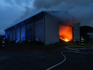 Požár skladu se senem a hnojivy v Jistebnici na Táborsku.