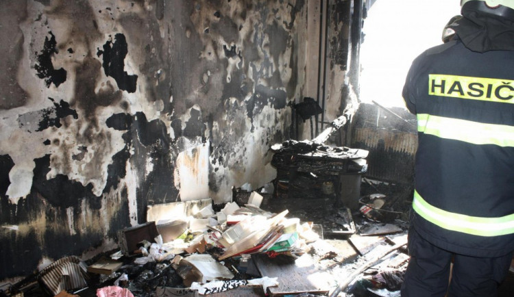 Požár bytu v ulici V. Volfa v Českých Budějovicích.