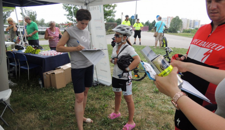 Strážníci v Budějcích společně s Týmem silniční bezpečnosti a BESIPem radili cyklistům