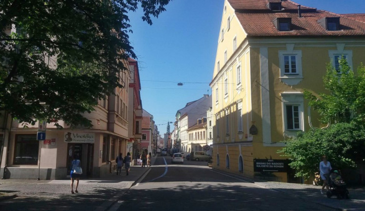 Hasiči kontrolovali obchůdky v Krajinské ulicii v Českých Budějovicích.