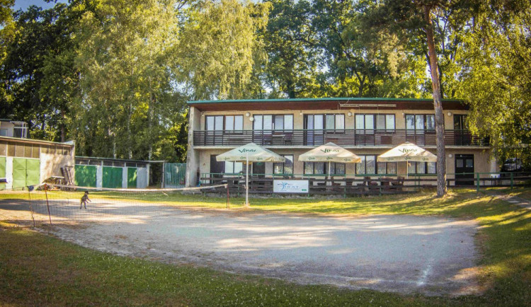 Yacht Club D.I.M. Bezdrev.