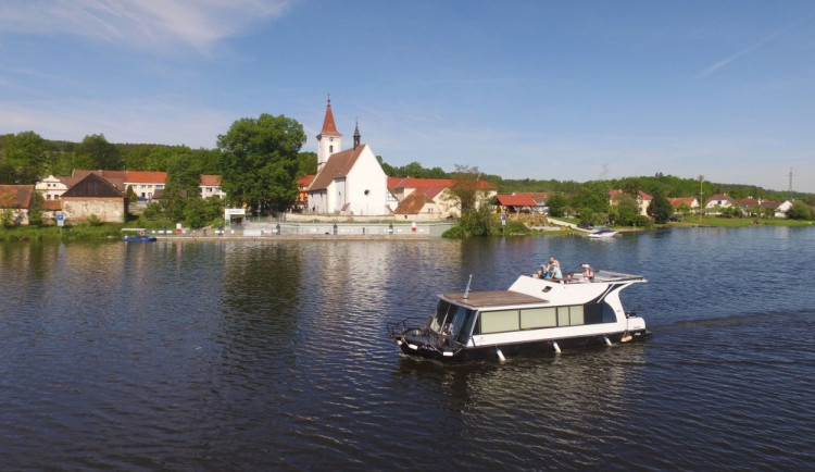 Foto hausbót u Purkarce