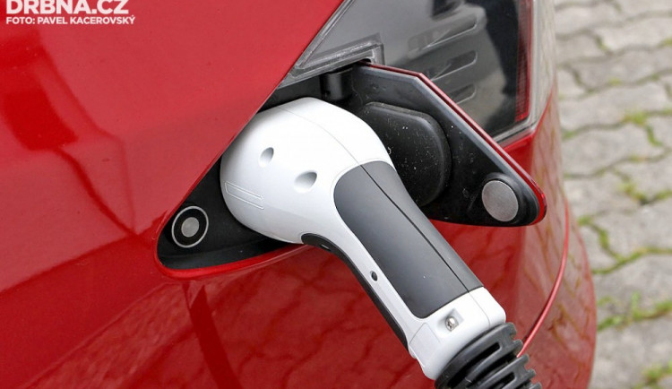 Jihočeská centrála cestovního ruchu spolupracuje se svými rakouskými partnery na přípravě přeshraniční sítě dobíjecích stanic pro elektromobily.