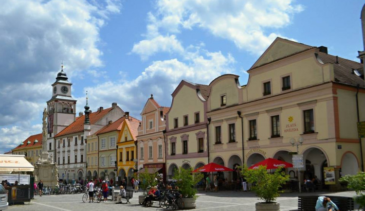 Bratři v triku budou mít v Třeboni výstavu. Potěší jak děti, tak i dospělé