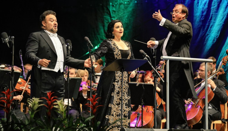 Zahajovací galakoncert.