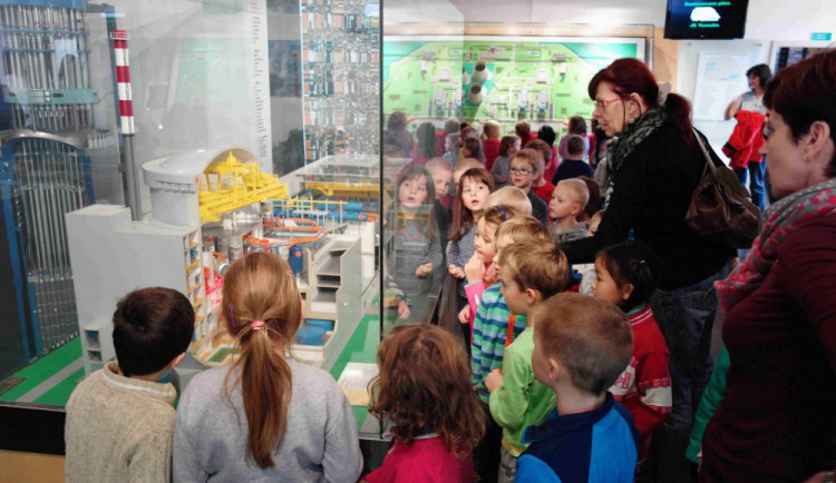 Necelou polovinu návštěvníků temelínského infocentra tvoří děti.