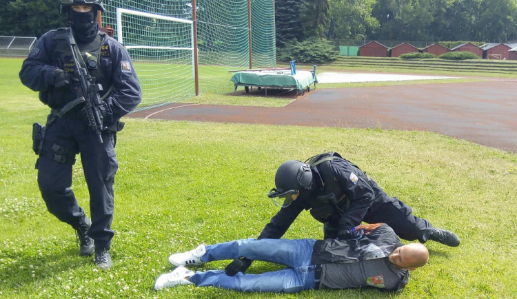 FOTO: Prvosledové policejní hlídky se předvedly při Rallye Rejvíz. Nechyběli ani Jihočeši