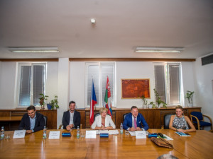 Podpis memoranda mezi společností ČEZ ESCO a Jihočeským krajem.