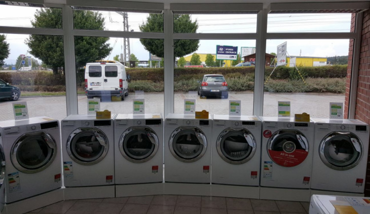Letní akce láká k nákupu elektrospotřebičů v prodejně 2. jakost
