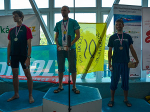 Radek Dvořák (vpravo) z Českých Budějovic je vicemistrem republiky ve freedivingu, v disciplíně statická apnoe.