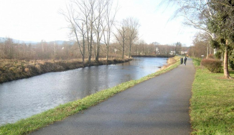 Místo, kde má vzniknout lávka.