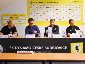 Tisková konference před sezonou.