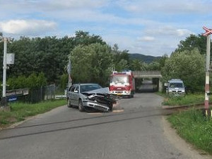 Srážka osobního auta a vlaku v Písku.