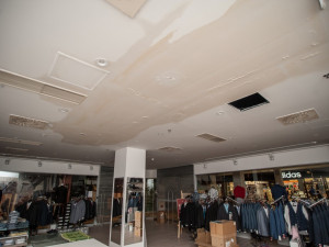Nedělní déšť vytopil obchody v IGY Centru