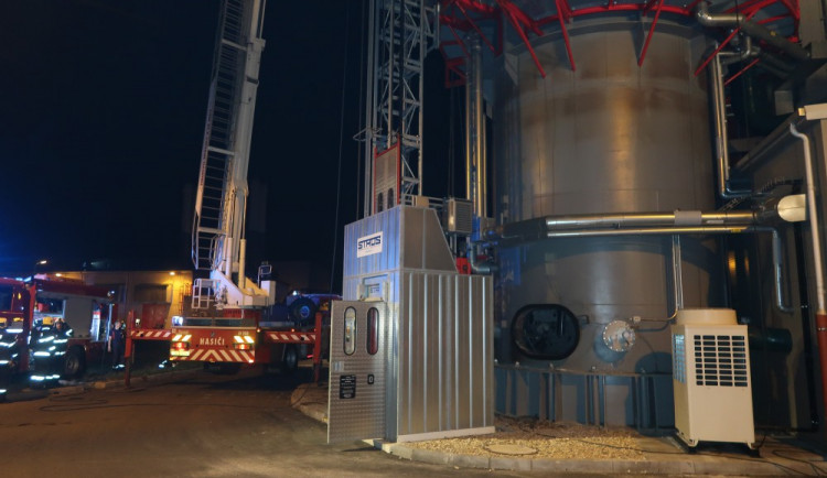 Požár kominu v Plané nad Lužnicí.