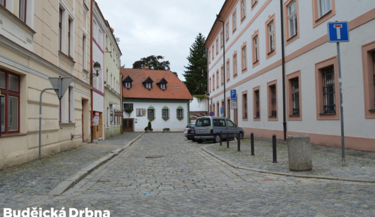 Blíží se šestidenní uzavírka ulice Široká. Připojovat se budou inženýrské sítě