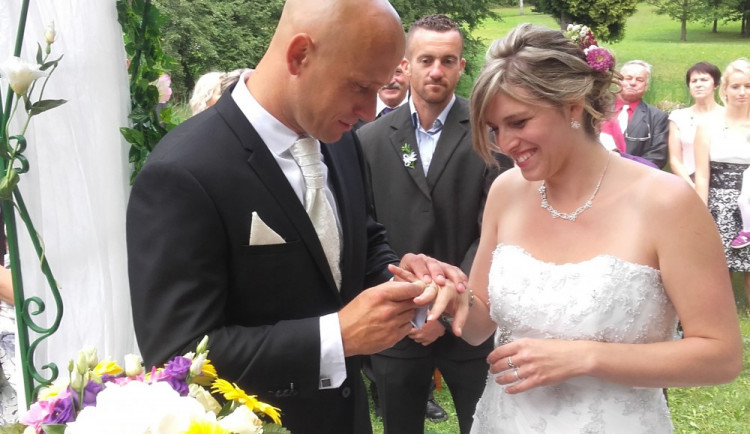 Své ano si řekli Hana Hana Bromová  a Zdeněk Hrdina v sobotu 12. srpna