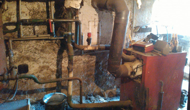 Otopná soustava před rekonstrukcí.