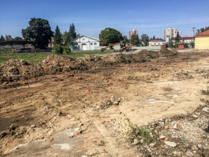 Budoucí plocha záchytného parkoviště Jírovcova.