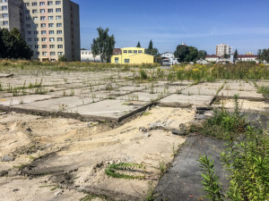 Budoucí plocha záchytného parkoviště Jírovcova.