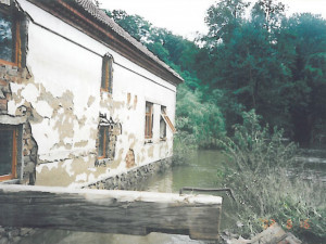 Mlýn po ničivé povodni.