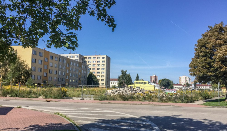 Budoucí plocha záchytného parkoviště Jírovcova.