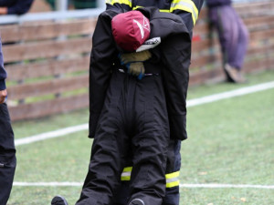 hočeští profesionální a dobrovolní hasiči bojovali v disciplínách TFA