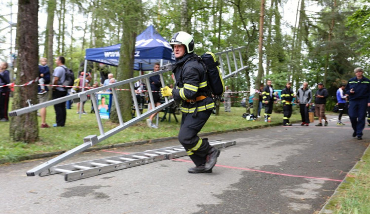 hočeští profesionální a dobrovolní hasiči bojovali v disciplínách TFA